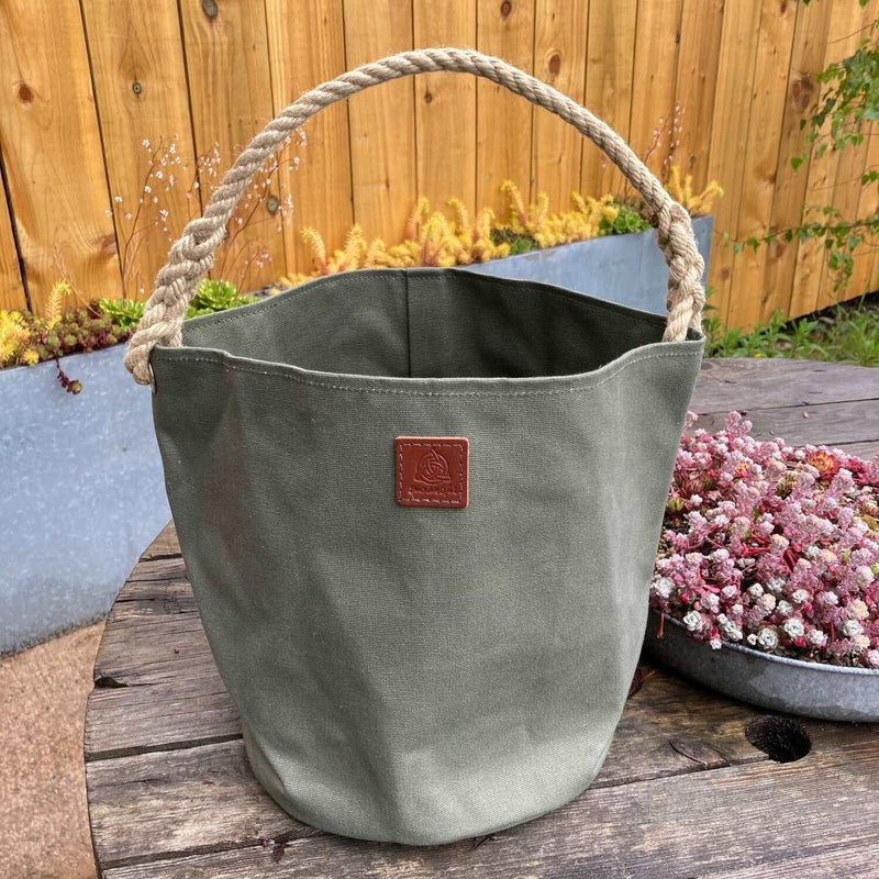 Load image into Gallery viewer, Canvas Bucket Bag Green
