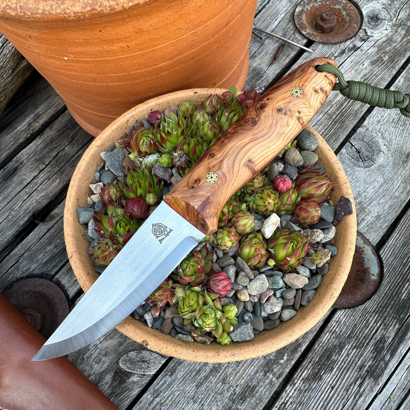 Load image into Gallery viewer, New 4&quot; Burr Yew Campcraft knife
